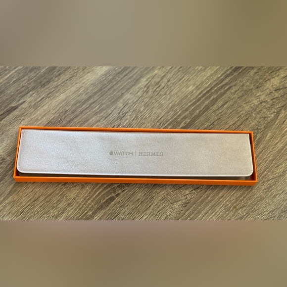 Black Leather Apple Watch Hermes Band - Picture 3 of 7